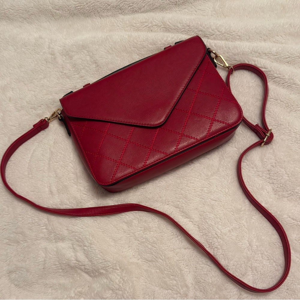 Chic Red Quilted Crossbody Bag